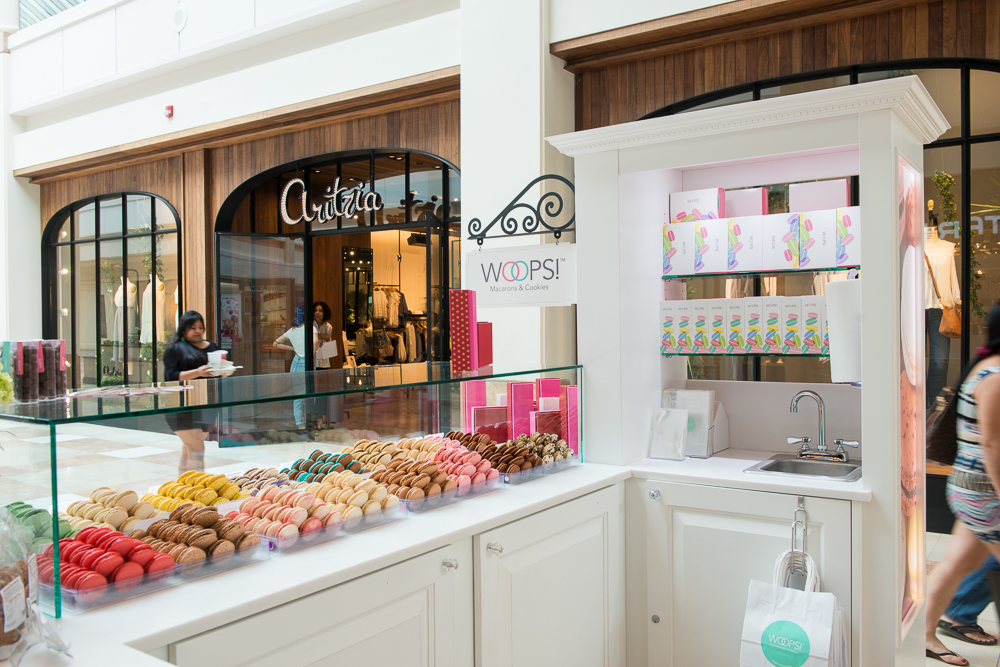 Woops! macaron kiosk in a busy mall